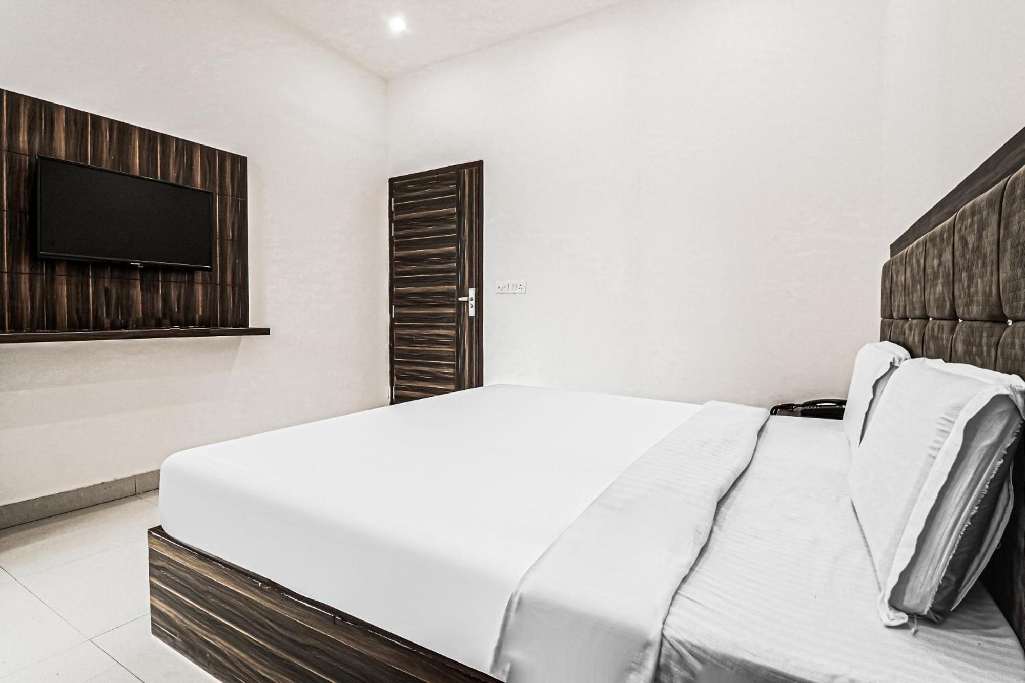 Collection O Oak Wood Inn Rajpur Экстерьер фото